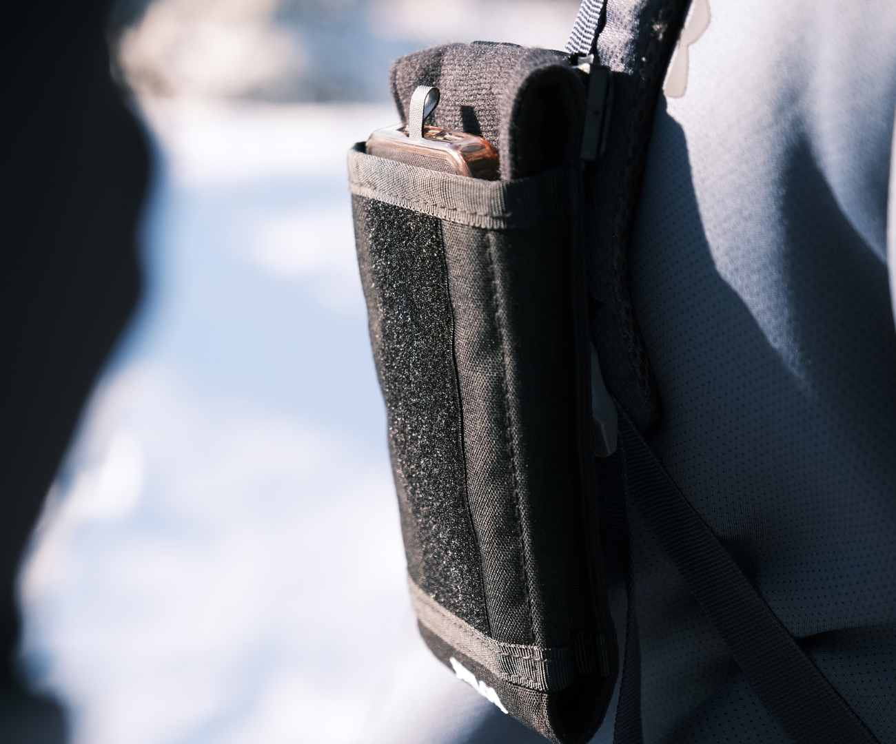 REELOQ Smartphone Pouch for Backpack